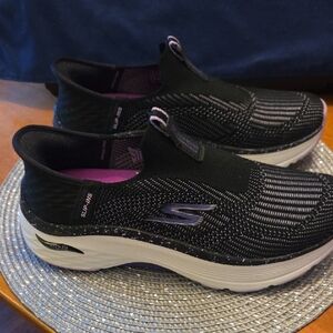 Skechers Women's Black Knit Slip-Ins Arch Fit Walking Shoes with Purple Accents